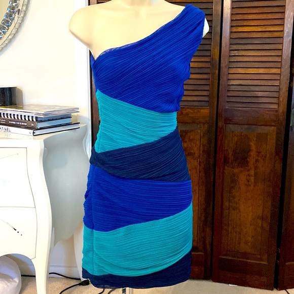 BCBGMAXAZRIA Size XS one shoulder cocktail dress. Used once. Colors are vibrant - Picture 2 of 12